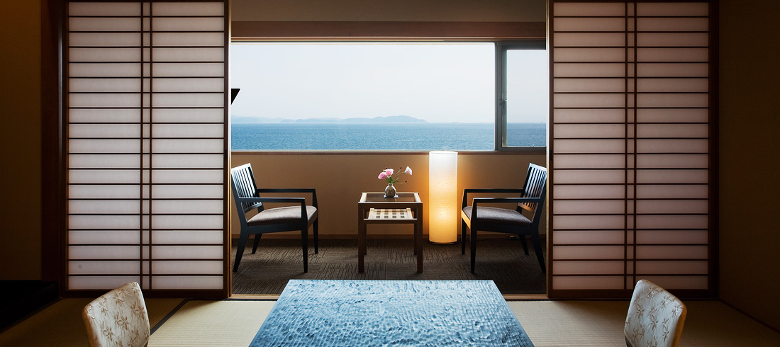 5F Japanese-style room with impressive ocean view